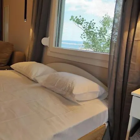Lydia Luxury By The Sea شقة Peraía